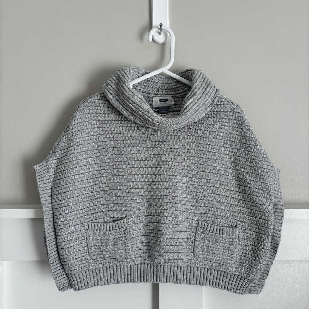 VGUC Old Navy 3T Girls Gray Cowl Neck Poncho Sweater with Pockets